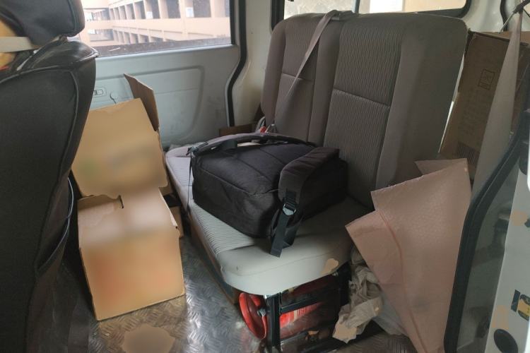 Used Jinbei New Hiace S 2023 1.5L Wealth Edition Passenger Van 5/6/7-Seater Non-Air-Conditioned Version SWC15M Left Rear Seat