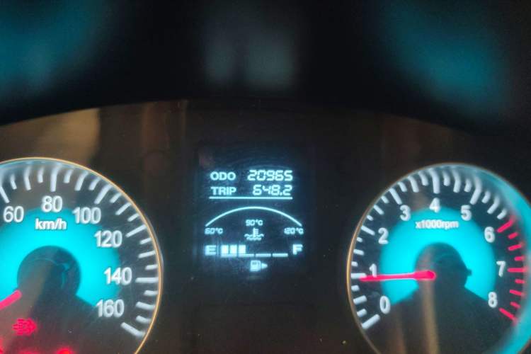 Used Jinbei New Hiace S 2023 1.5L Wealth Edition Passenger Van 5/6/7-Seater Non-Air-Conditioned Version SWC15M Odometer Close Up