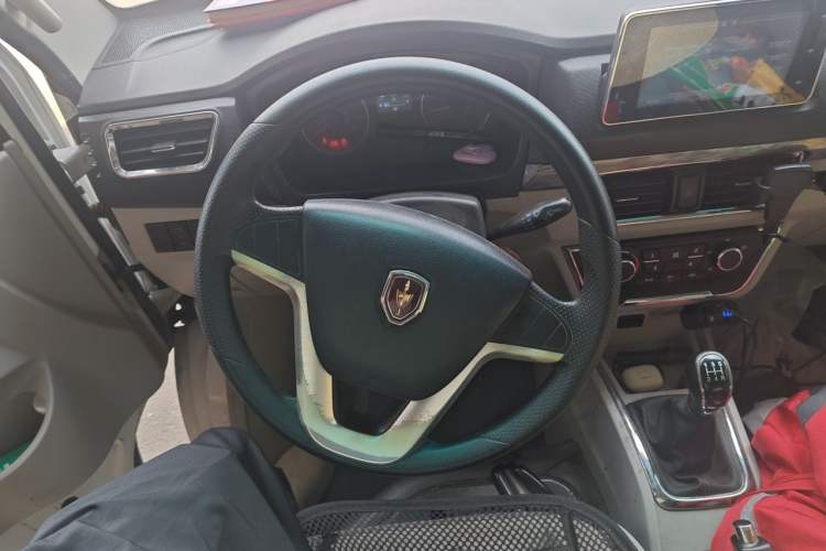 Used Jinbei New Hiace S 2023 1.5L Wealth Edition Van 2/5-Seater Air-Conditioned Model SWC15M Steering Wheel