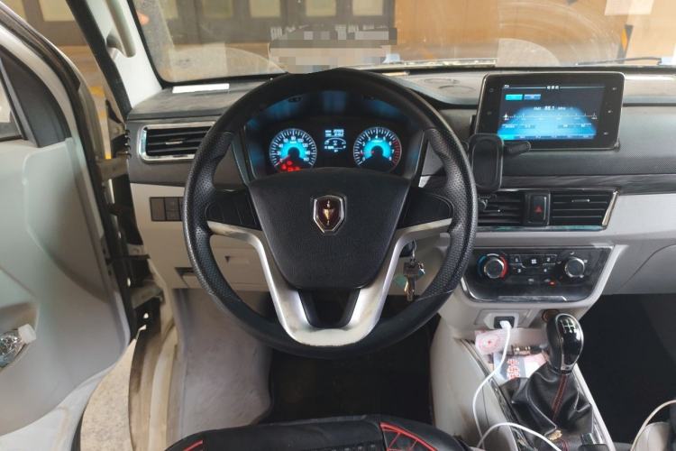 Used Jinbei New Hiace S 2023 1.5L Wealth Edition Passenger Van 5/6/7-Seater Non-Air-Conditioned Version SWC15M Steering Wheel