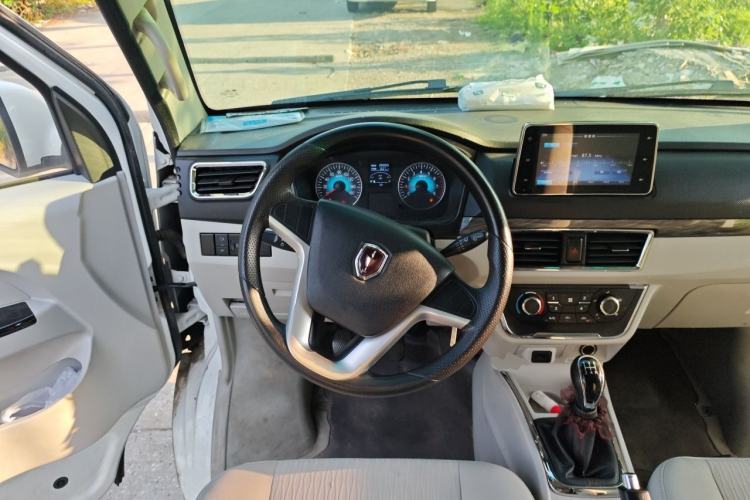 Used Jinbei New Hiace S 2023 1.5L Wealth Edition Passenger Van 5/6/7-Seater Central Air Conditioning Version SWC15M Steering Wheel