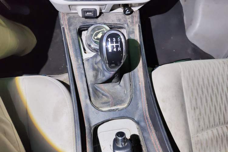 Used Jinbei New Hiace S 2023 1.5L Wealth Edition Passenger Van 5/6/7-Seater Central Air Conditioning Version SWC15M Gear Lever