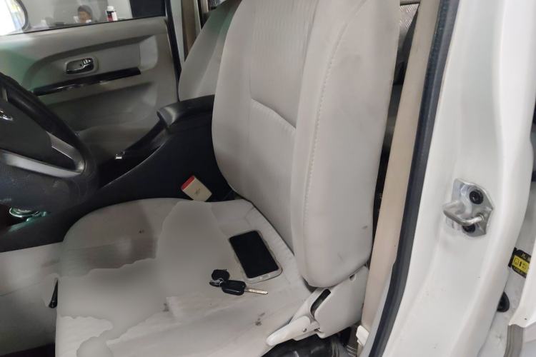 Used Jinbei New Hiace S 2023 1.5L Wealth Edition Passenger Van 5/6/7-Seater Central Air Conditioning Version SWC15M Left Front Seat