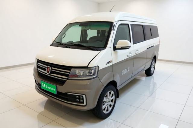 Used Jinbei New Hiace S 2023 1.5L Wealth Edition Passenger Van 5/6/7-Seater Central Air Conditioning Version SWC15M
