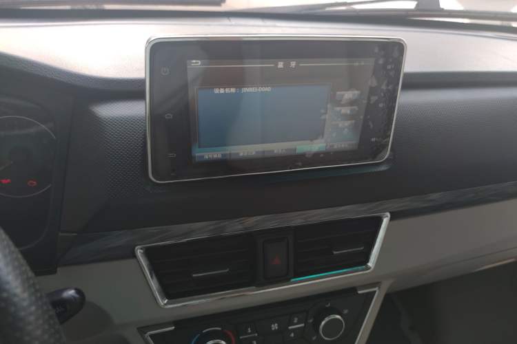 Used Jinbei New Hiace S 2023 1.6L Luxury Cargo Version 2/5-Seater SWD16M Audio And AC Panel