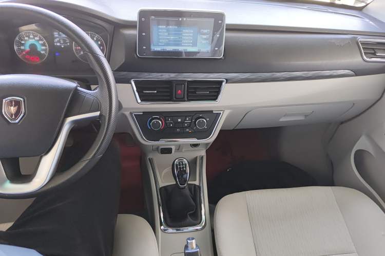 Used Jinbei New Hiace S 2023 1.5L Wealth Edition Van 2/5-Seater Non-Air-Conditioned Version SWC15M Audio And AC Panel