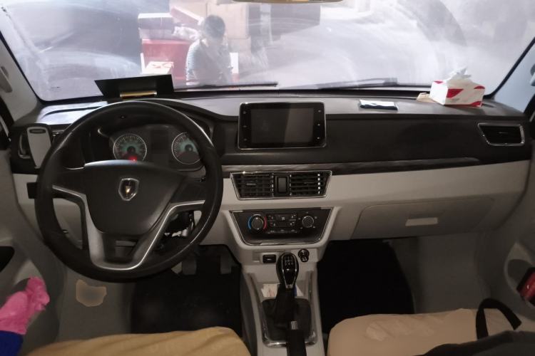 Used Jinbei New Hiace S 2023 1.5L Wealth Edition Passenger Van 5/6/7-Seater Central Air Conditioning Version SWC15M Center Console