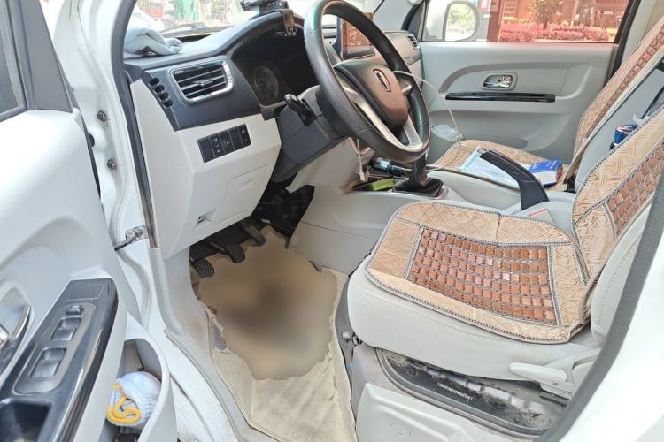 Used Jinbei New Hiace S 2023 1.5L Wealth Edition Van 2/5-Seater Air-Conditioned Model SWC15M Driver Seat