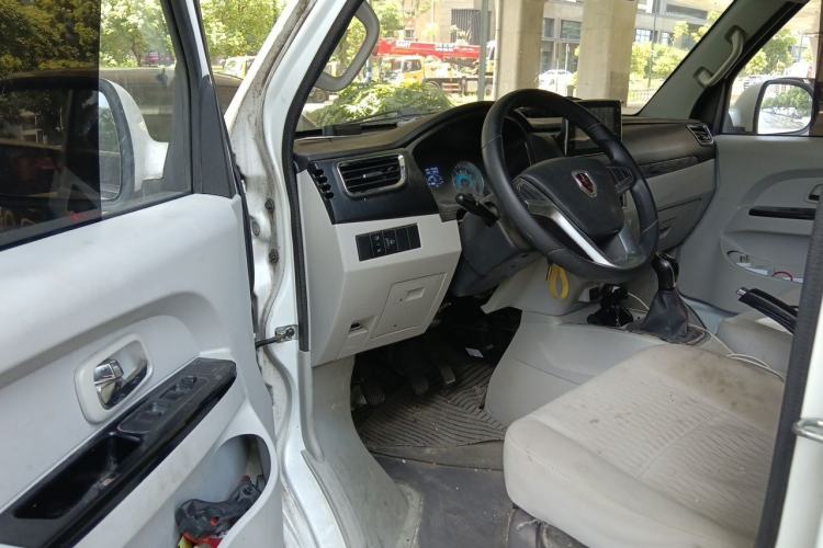 Used Jinbei New Hiace S 2023 1.5L Wealth Edition Passenger Van 5/6/7-Seater Central Air Conditioning Version SWC15M Driver Seat