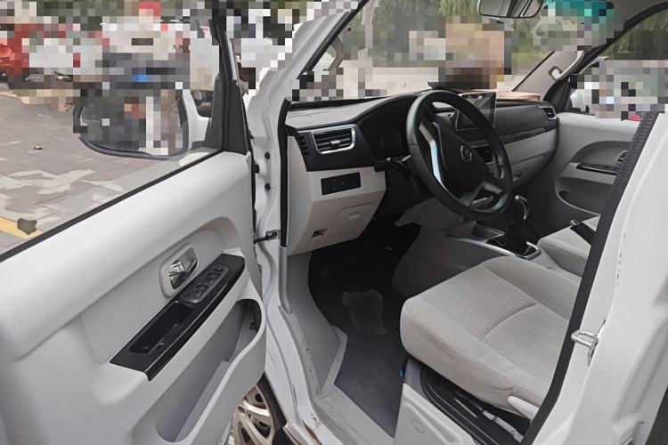Used Jinbei New Hiace S 2023 1.5L Wealth Edition Van 2/5-Seater Non-Air-Conditioned Version SWC15M Driver Seat