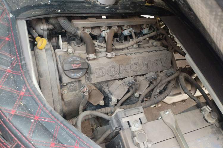 Used Jinbei New Hiace S 2023 1.5L Wealth Edition Passenger Van 5/6/7-Seater Central Air Conditioning Version SWC15M Engine Bay Right