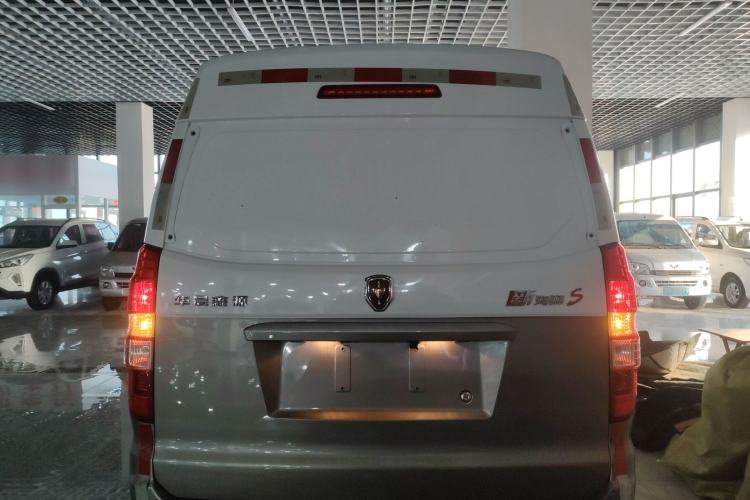 Used Jinbei New Hiace S 2023 1.5L Wealth Edition Van 2/5-Seater Non-Air-Conditioned Version SWC15M Exterior 4