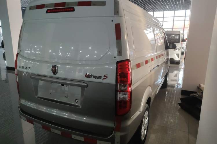 Used Jinbei New Hiace S 2023 1.5L Wealth Edition Van 2/5-Seater Non-Air-Conditioned Version SWC15M Exterior 5