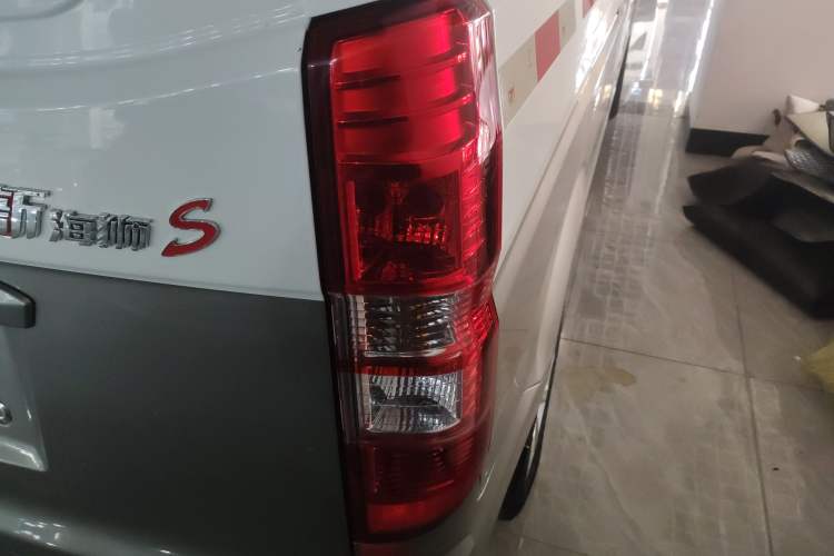 Used Jinbei New Hiace S 2023 1.5L Wealth Edition Van 2/5-Seater Non-Air-Conditioned Version SWC15M Exterior 6