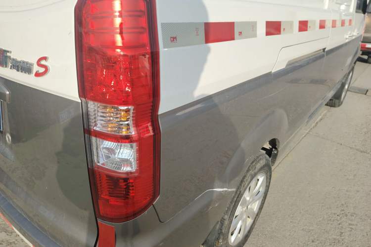 Used Jinbei New Hiace S 2023 1.5L Wealth Edition Van 2/5-Seater Non-Air-Conditioned Version SWC15M Exterior 6