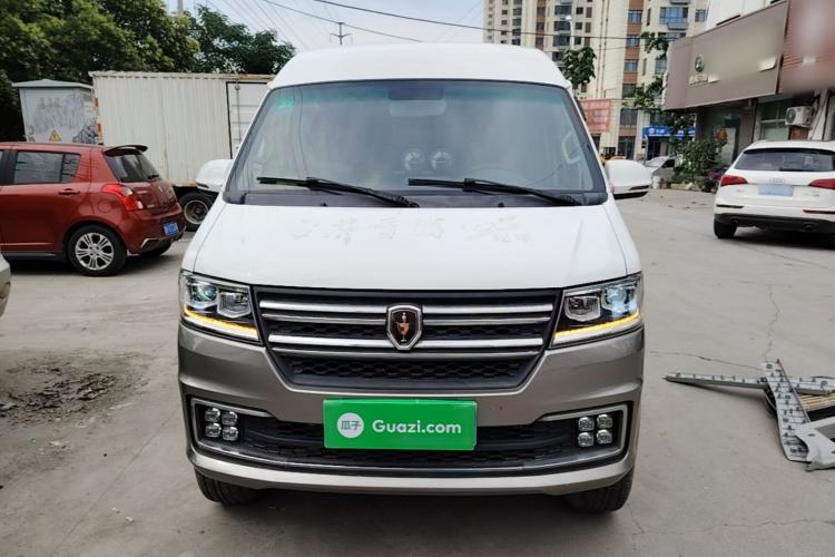 Used Jinbei New Hiace S 2023 1.5L Wealth Edition Van 2/5-Seater Non-Air-Conditioned Version SWC15M Front