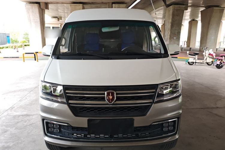 Used Jinbei New Hiace S 2023 1.5L Wealth Edition Van 2/5-Seater Non-Air-Conditioned Version SWC15M Front