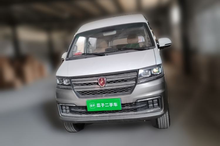 Used Jinbei New Hiace S 2023 1.5L Wealth Edition Passenger Van 5/6/7-Seater Central Air Conditioning Version SWC15M Front