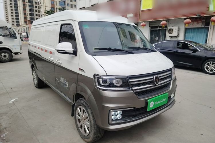 Used Jinbei New Hiace S 2023 1.5L Wealth Edition Van 2/5-Seater Non-Air-Conditioned Version SWC15M Front Right 45 Deg