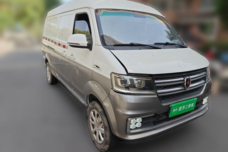 Used Jinbei New Hiace S 2023 1.5L Wealth Edition Van 2/5-Seater Air-Conditioned Model SWC15M Front Right 45 Deg
