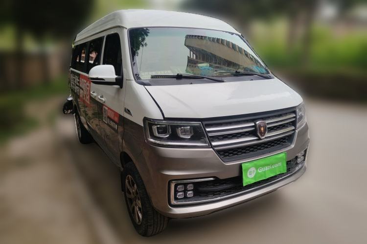 Used Jinbei New Hiace S 2023 1.5L Wealth Edition Passenger Van 5/6/7-Seater Non-Air-Conditioned Version SWC15M Front Right 45 Deg