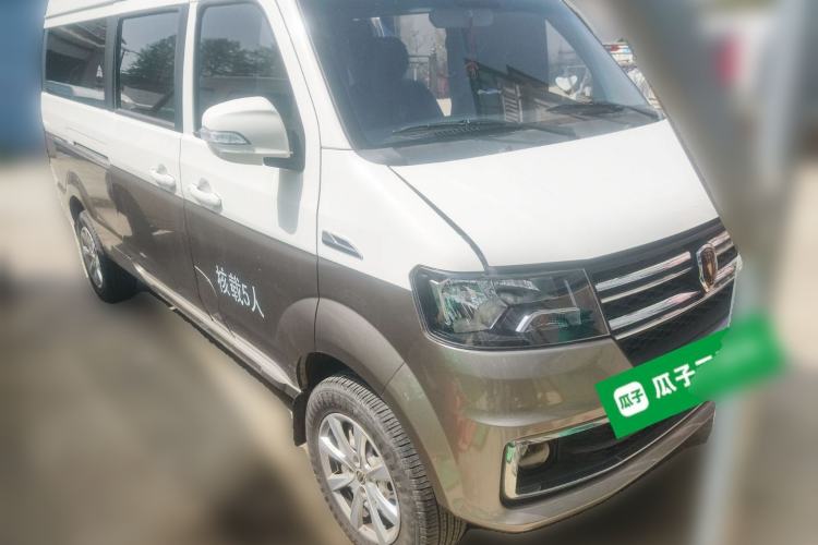 Used Jinbei New Hiace S 2023 1.5L Wealth Edition Passenger Van 5/6/7-Seater Non-Air-Conditioned Version SWC15M Front Right 45 Deg