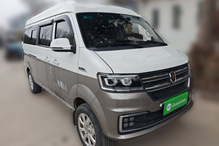 Used Jinbei New Hiace S 2023 1.5L Wealth Edition Passenger Van 5/6/7-Seater Central Air Conditioning Version SWC15M Front Right 45 Deg