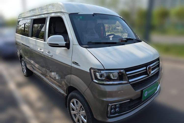 Used Jinbei New Hiace S 2023 1.5L Wealth Edition Passenger Van 5/6/7-Seater Central Air Conditioning Version SWC15M Front Right 45 Deg