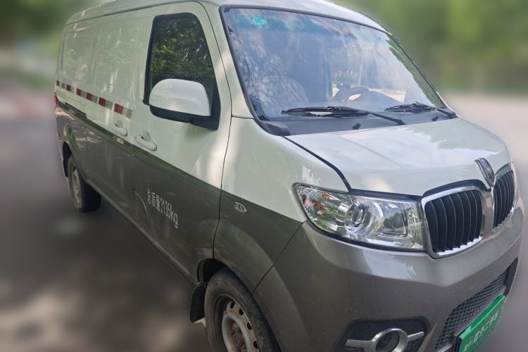 Used Jinbei New Hiace S 2023 1.5L Wealth Edition Van 2/5-Seater Air-Conditioned Model SWC15M Front Right 45 Deg