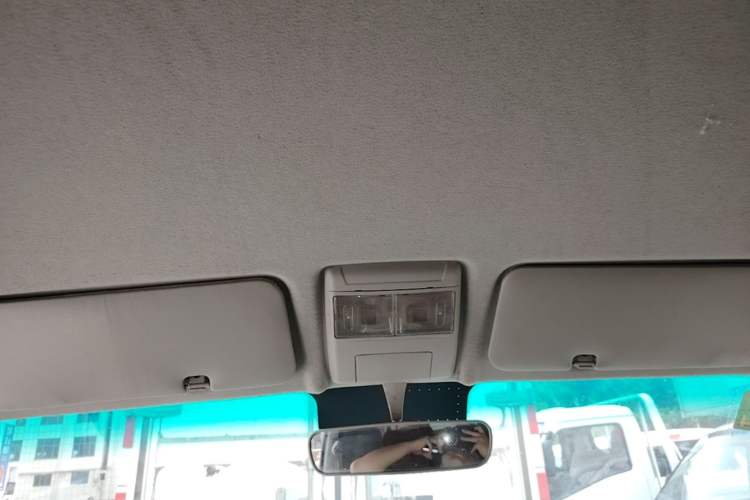 Used Jinbei New Hiace S 2023 1.5L Wealth Edition Van 2/5-Seater Non-Air-Conditioned Version SWC15M Headliner