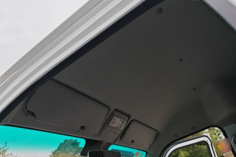 Used Jinbei New Hiace S 2023 1.5L Wealth Edition Van 2/5-Seater Air-Conditioned Model SWC15M Headliner