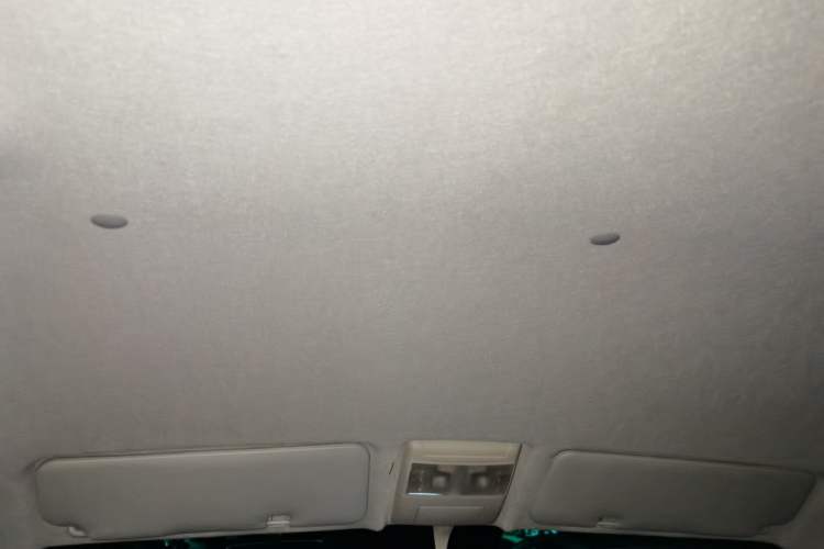 Used Jinbei New Hiace S 2023 1.5L Wealth Edition Passenger Van 5/6/7-Seater Non-Air-Conditioned Version SWC15M Headliner