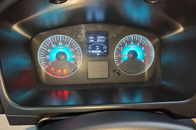 Used Jinbei New Hiace S 2023 1.5L Wealth Edition Passenger Van 5/6/7-Seater Central Air Conditioning Version SWC15M Instrument Cluster