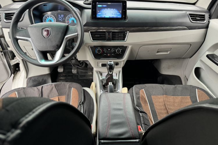 Used Jinbei New Hiace S 2023 1.5L Wealth Edition Passenger Van 5/6/7-Seater Central Air Conditioning Version SWC15M Interior 1