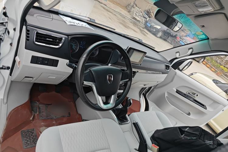 Used Jinbei New Hiace S 2023 1.5L Wealth Edition Van 2/5-Seater Air-Conditioned Model SWC15M Interior 2