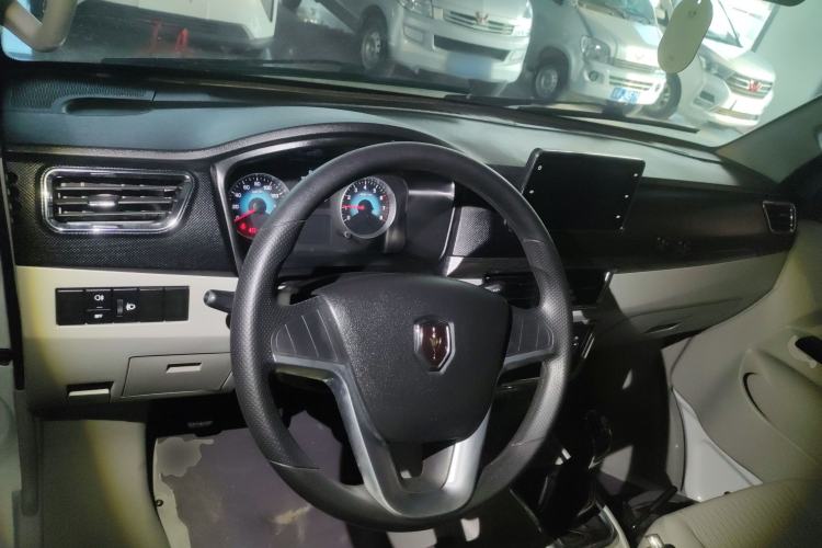 Used Jinbei New Hiace S 2023 1.5L Wealth Edition Van 2/5-Seater Non-Air-Conditioned Version SWC15M Interior 2