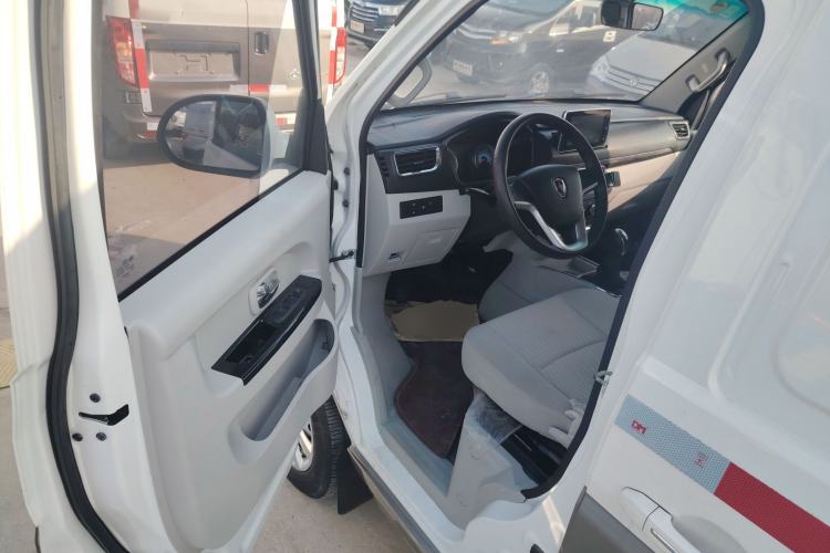 Used Jinbei New Hiace S 2023 1.5L Wealth Edition Van 2/5-Seater Non-Air-Conditioned Version SWC15M Interior 3