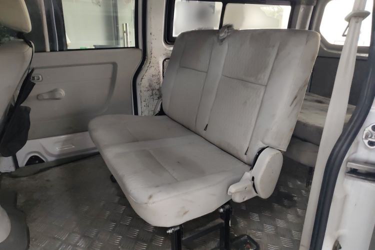 Used Jinbei New Hiace S 2023 1.5L Wealth Edition Passenger Van 5/6/7-Seater Central Air Conditioning Version SWC15M Interior 4