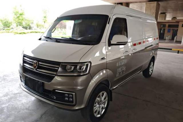 Used Jinbei New Hiace S 2023 1.5L Wealth Edition Van 2/5-Seater Non-Air-Conditioned Version SWC15M
