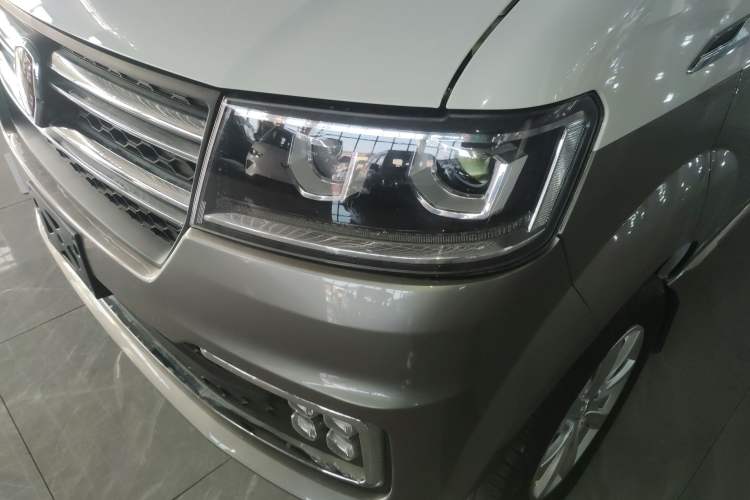 Used Jinbei New Hiace S 2023 1.5L Wealth Edition Van 2/5-Seater Non-Air-Conditioned Version SWC15M Left Front Headlight