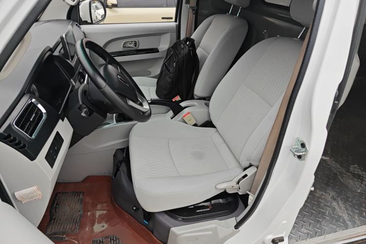 Used Jinbei New Hiace S 2023 1.5L Wealth Edition Van 2/5-Seater Air-Conditioned Model SWC15M Left Front Seat