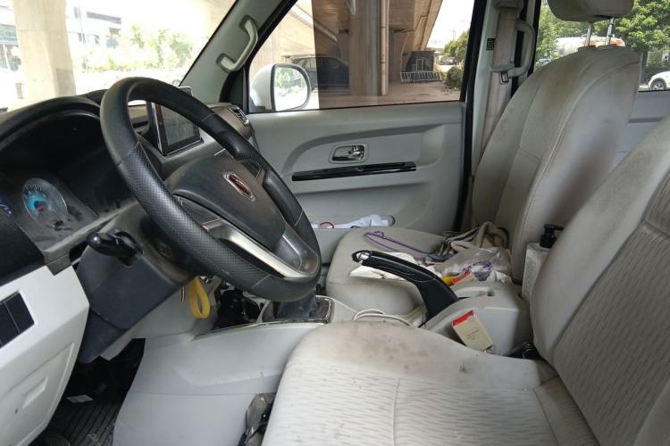 Used Jinbei New Hiace S 2023 1.5L Wealth Edition Passenger Van 5/6/7-Seater Central Air Conditioning Version SWC15M Left Front Seat