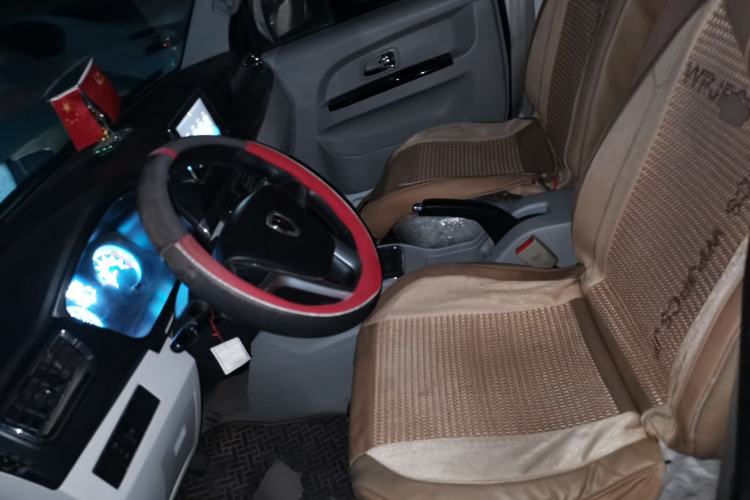 Used Jinbei New Hiace S 2023 1.5L Wealth Edition Passenger Van 5/6/7-Seater Non-Air-Conditioned Version SWC15M Left Front Seat