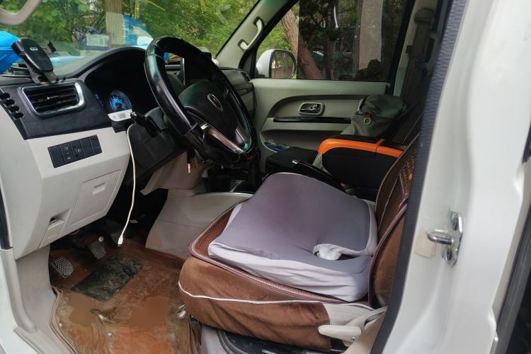 Used Jinbei New Hiace S 2023 1.5L Wealth Edition Passenger Van 5/6/7-Seater Non-Air-Conditioned Version SWC15M Left Front Seat