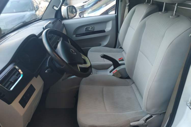 Used Jinbei New Hiace S 2023 1.6L Luxury Cargo Version 2/5-Seater SWD16M Left Front Seat
