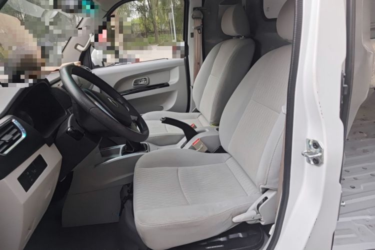 Used Jinbei New Hiace S 2023 1.5L Wealth Edition Van 2/5-Seater Non-Air-Conditioned Version SWC15M Left Front Seat