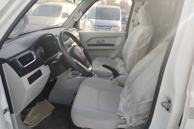Used Jinbei New Hiace S 2023 1.5L Wealth Edition Van 2/5-Seater Non-Air-Conditioned Version SWC15M Left Front Seat