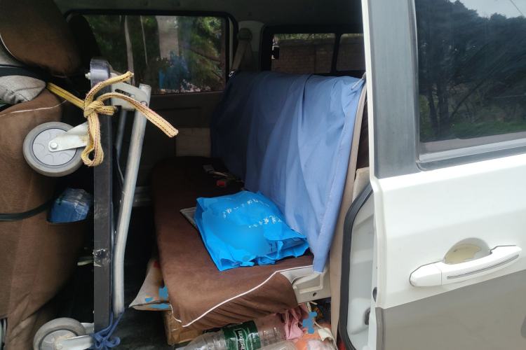 Used Jinbei New Hiace S 2023 1.5L Wealth Edition Passenger Van 5/6/7-Seater Non-Air-Conditioned Version SWC15M Left Rear Seat