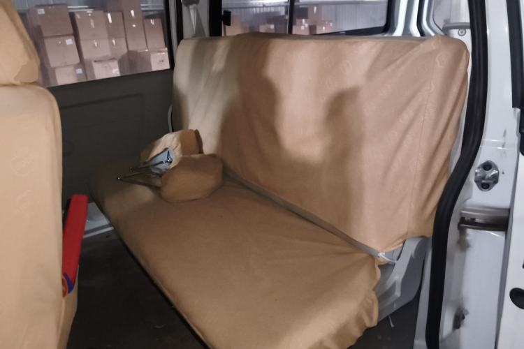 Used Jinbei New Hiace S 2023 1.5L Wealth Edition Passenger Van 5/6/7-Seater Central Air Conditioning Version SWC15M Left Rear Seat