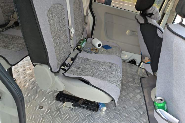 Used Jinbei New Hiace S 2023 1.5L Wealth Edition Passenger Van 5/6/7-Seater Central Air Conditioning Version SWC15M Left Rear Seat